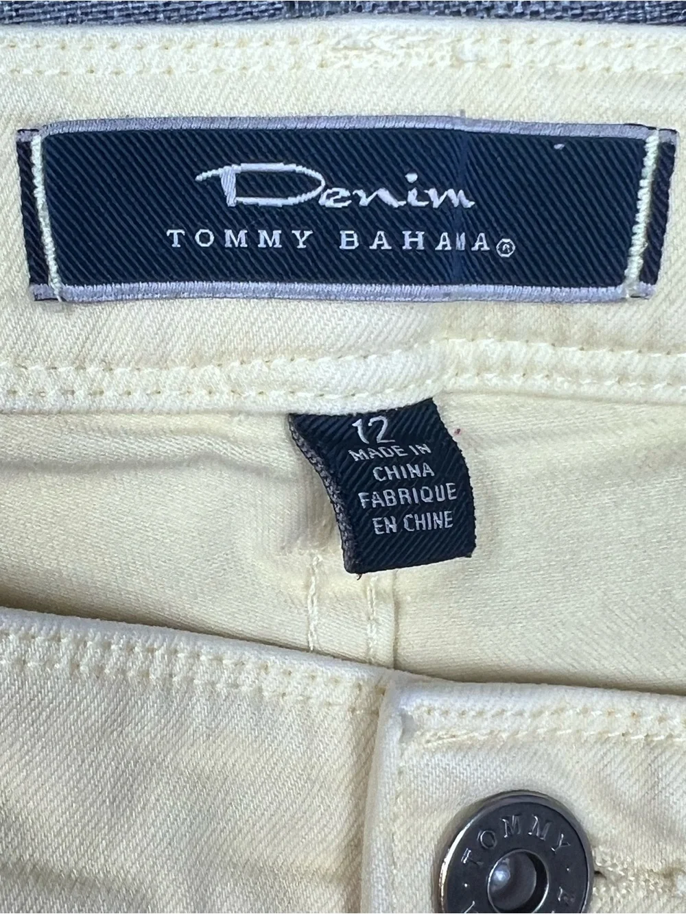 Tommy Bahama Denim Yellow Bermuda Shorts Women’s Size 12 Stretch
